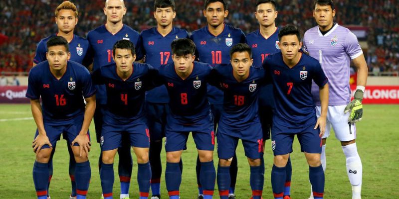 Khởi đầu và những trận đấu đầu tiên của đội tuyển bóng đá quốc gia Thái Lan
