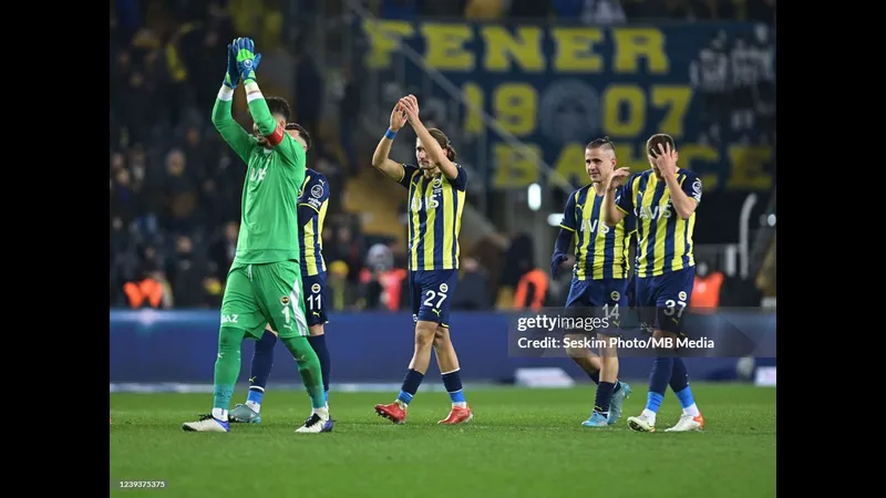 Bóng đá Fenerbahce đối đầu với Konyaspor